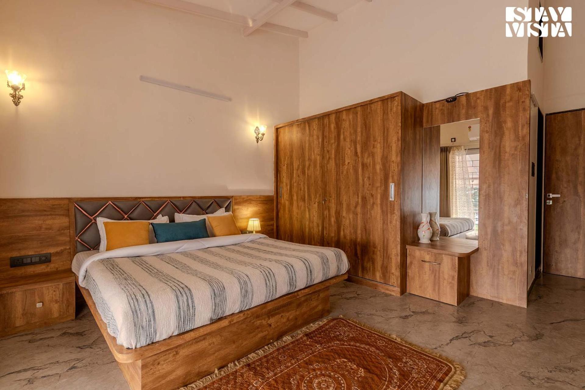 Stayvista'S Harvest Haven - Pool-View Villa With Deck & Machan Near Sula ناسيك المظهر الخارجي الصورة