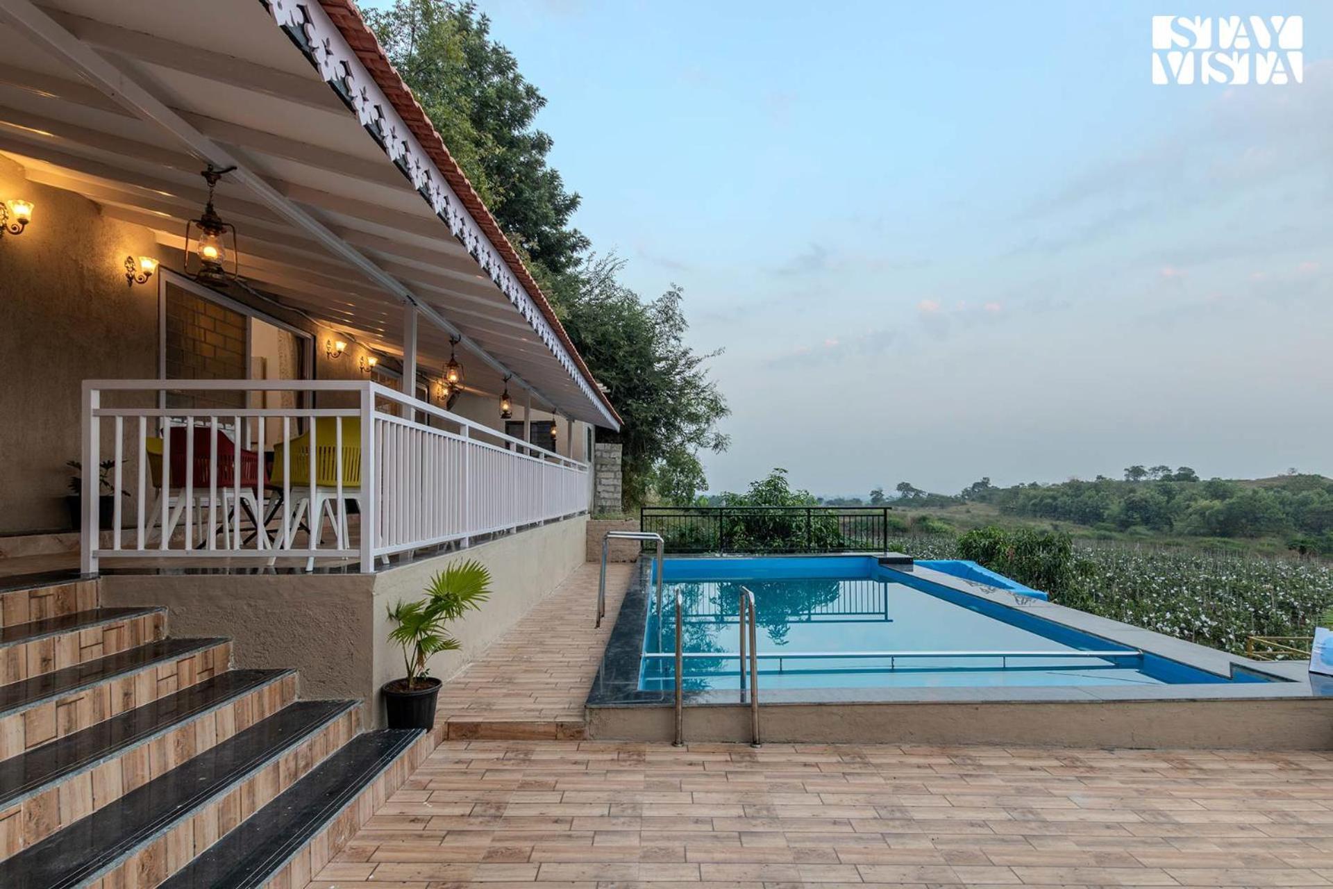 Stayvista'S Harvest Haven - Pool-View Villa With Deck & Machan Near Sula ناسيك المظهر الخارجي الصورة